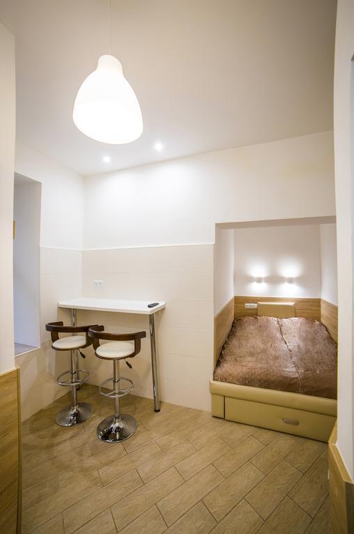 Mini Smart Apartments On Viacheslava Chornovola Avenue 21-1 Львів Екстер'єр фото